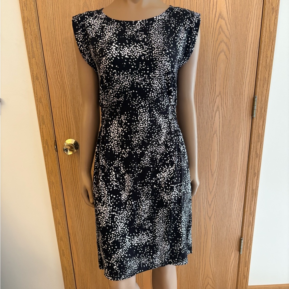 WHBM Cap Sleeve Black & White Dress